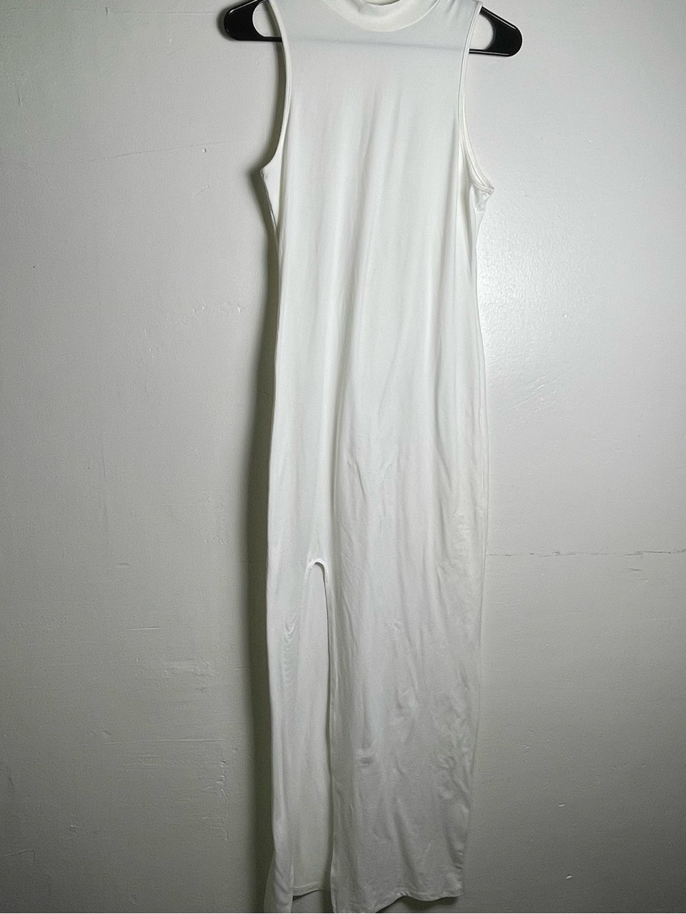 Heart & Hips White Sleeveless Maxi Dress